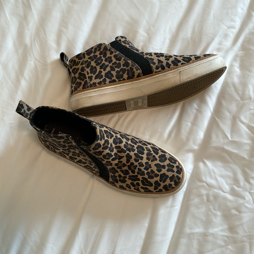 Toms Bryce Sneaker Booties In Animal Print. Size 8.5